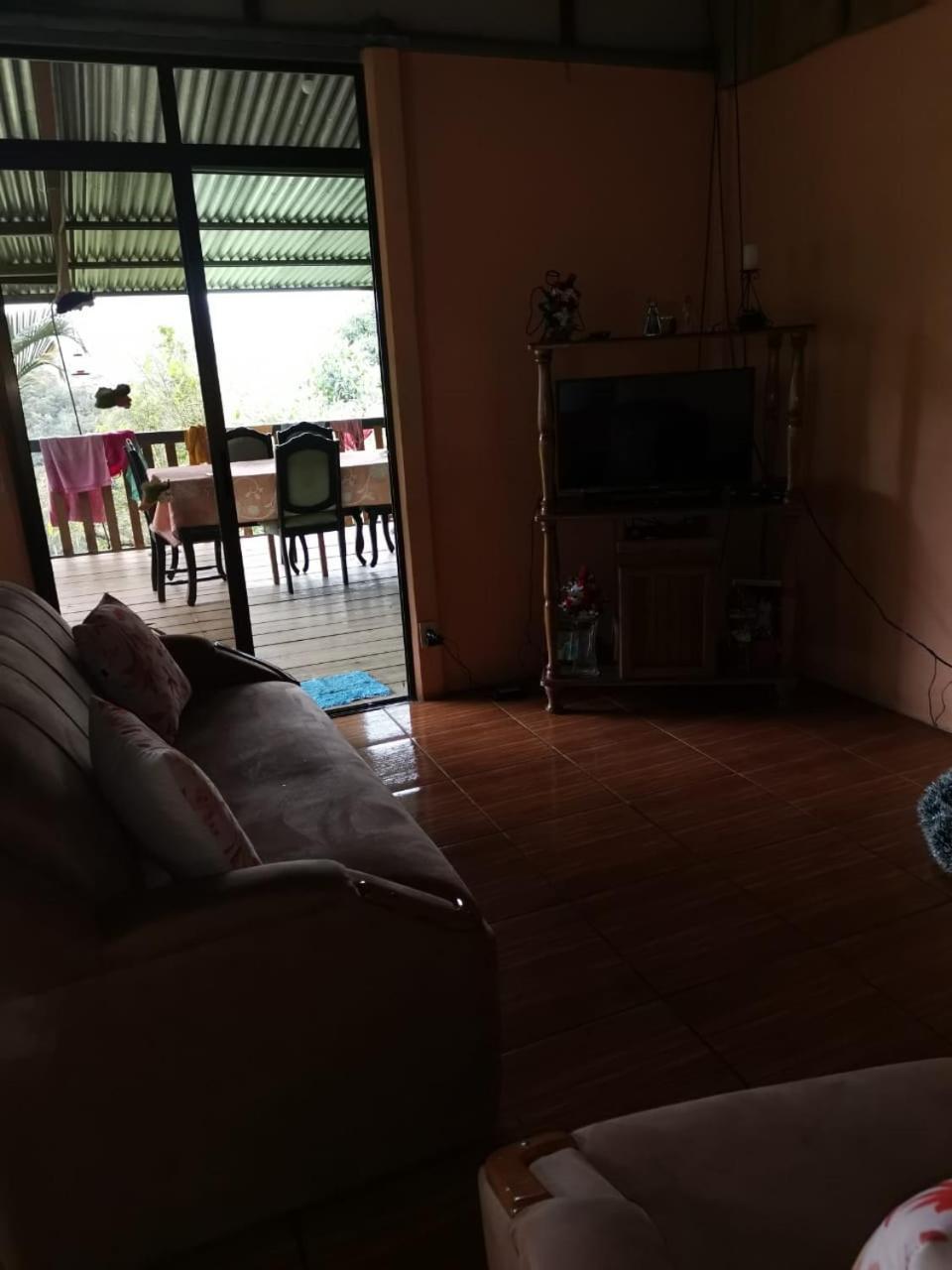 Bella Vista Guest House Turrialba Bagian luar foto
